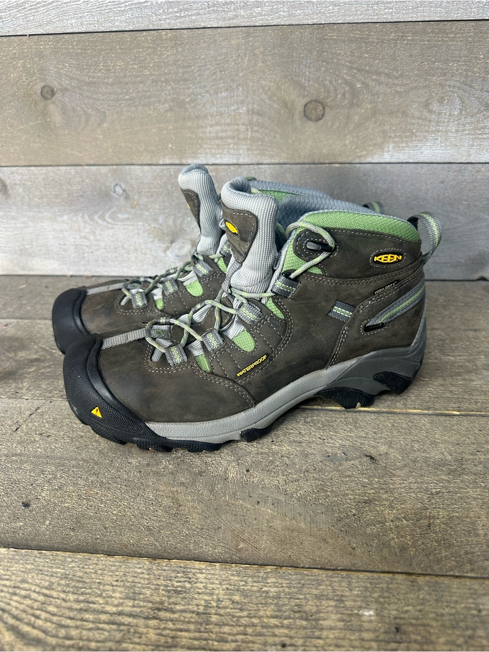 Keen Women's 9.5 Boots Detroit XT Mid Steel Toe Waterproof Hike Work Shoes Brown